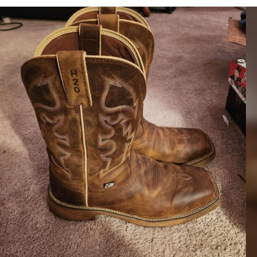 Men’s size 12 EE Justin boots steel toe